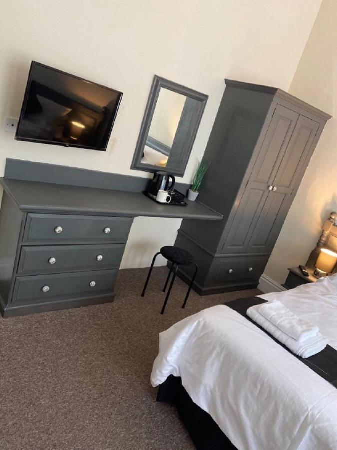Burlington Hotel Сандаун Екстериор снимка