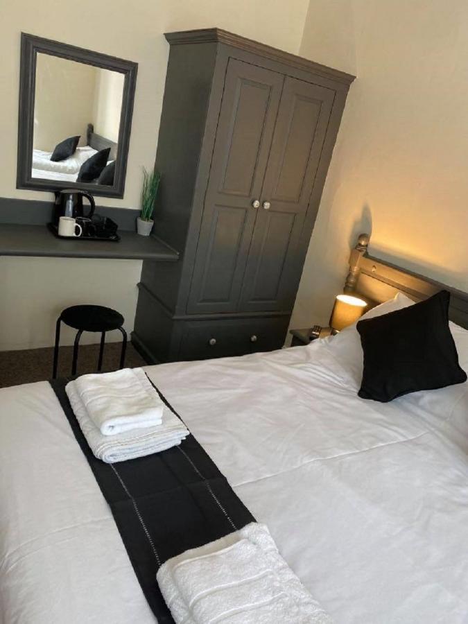 Burlington Hotel Сандаун Екстериор снимка