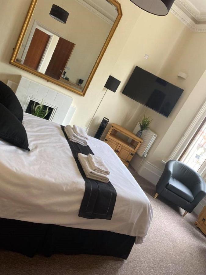 Burlington Hotel Сандаун Екстериор снимка