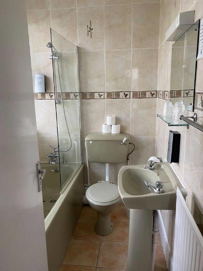 Burlington Hotel Сандаун Екстериор снимка