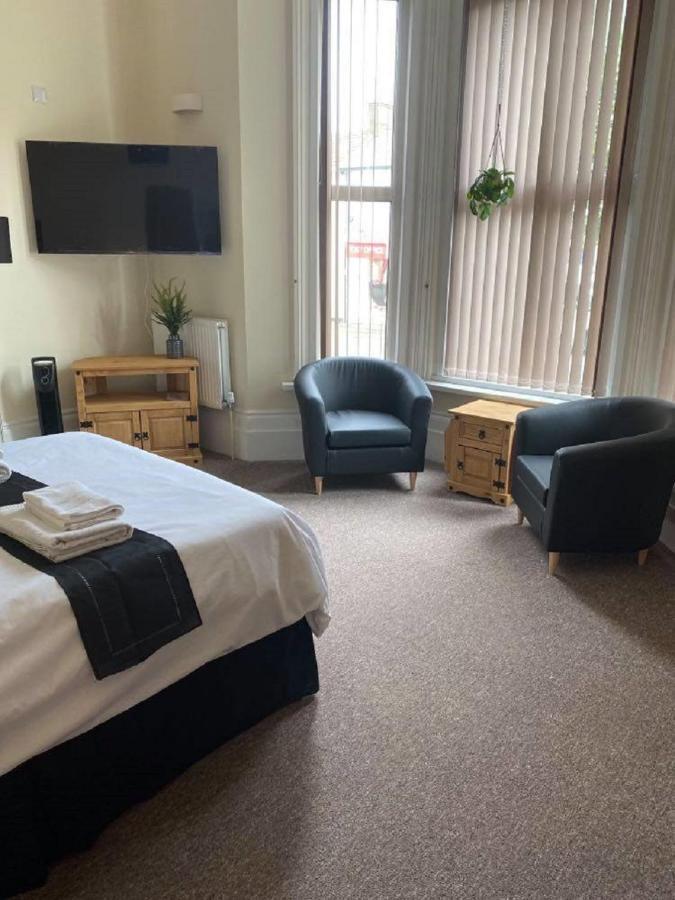 Burlington Hotel Сандаун Екстериор снимка