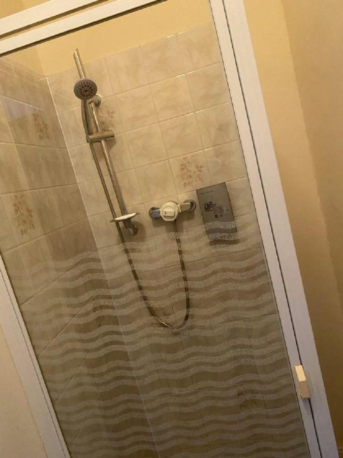 Burlington Hotel Сандаун Екстериор снимка