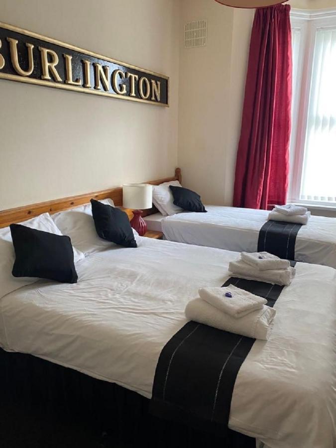 Burlington Hotel Сандаун Екстериор снимка