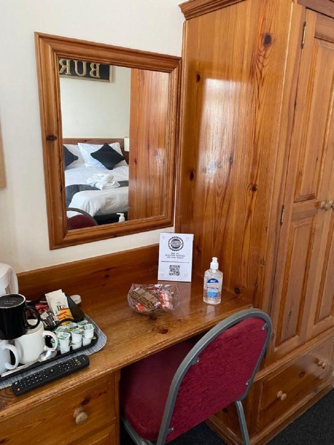Burlington Hotel Сандаун Екстериор снимка