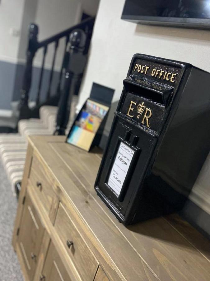 Burlington Hotel Сандаун Екстериор снимка