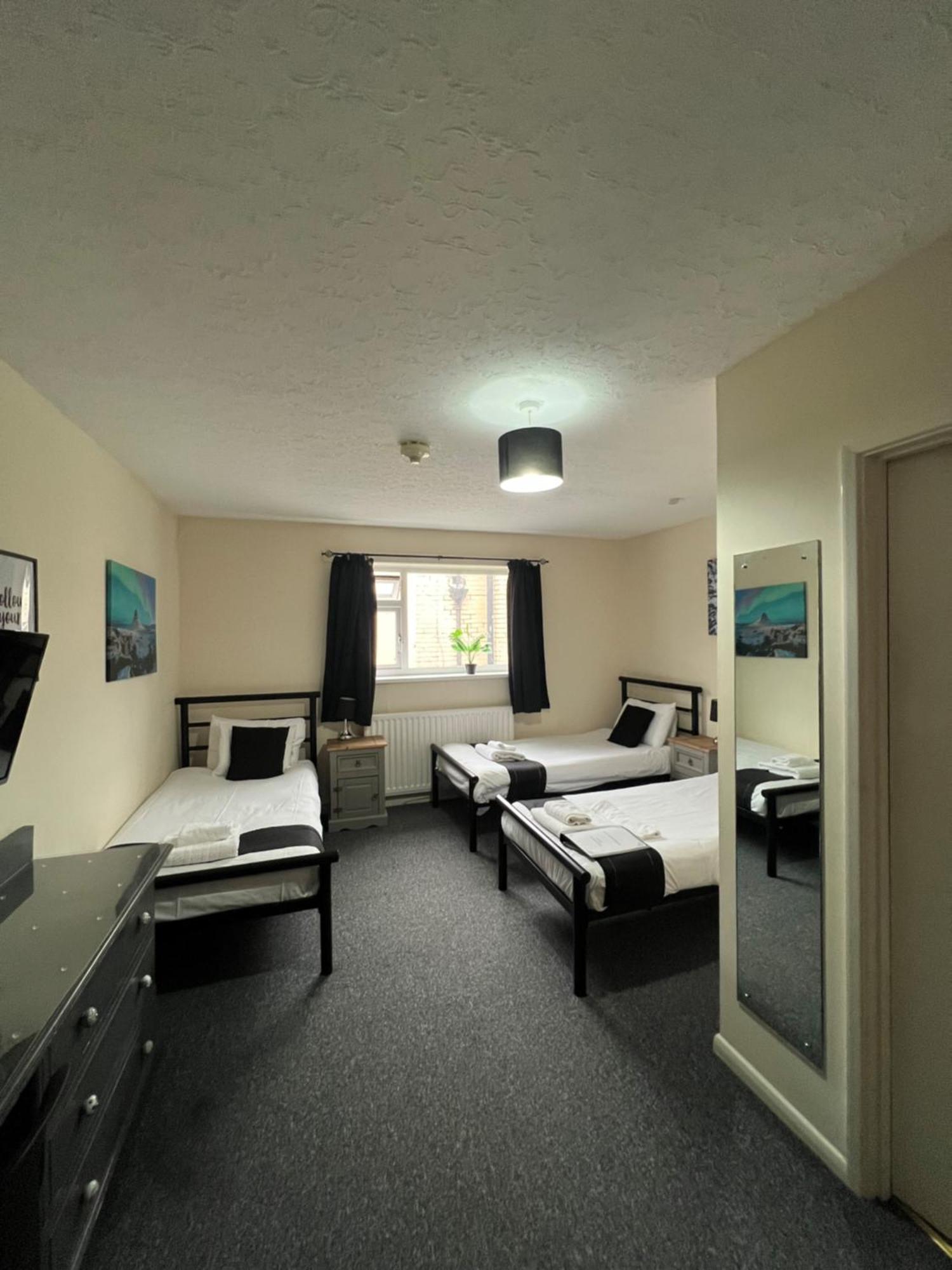 Burlington Hotel Сандаун Екстериор снимка